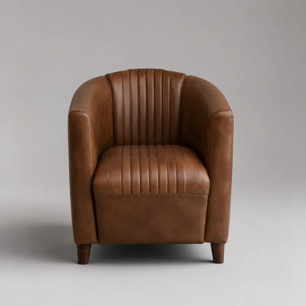 Poltrona a pozzetto in pelle sintetica marrone con schienale scanalato e gambe in legno, 76 × 78 × 82 cm